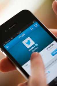 sosyal medya bagimlisi